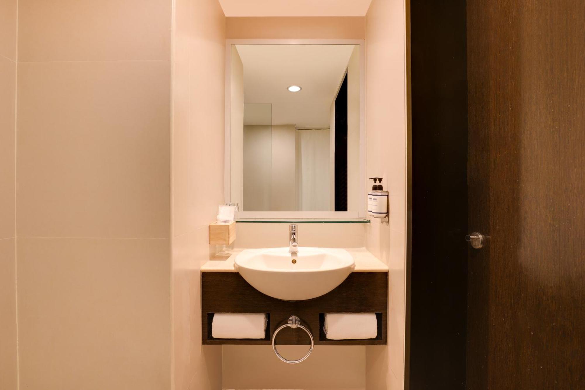 Keys Select By Lemon Tree Hotels, Hosur Road, Bengaluru Exterior photo