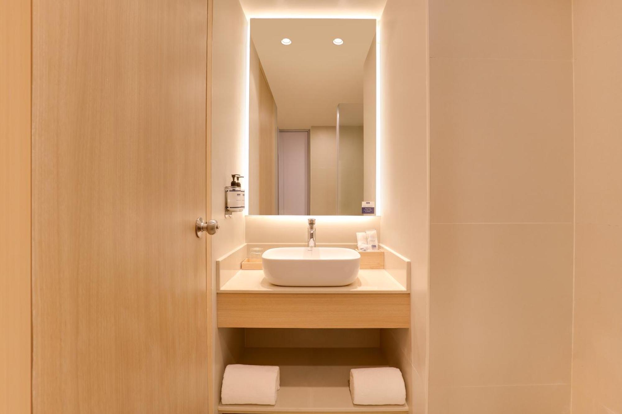 Keys Select By Lemon Tree Hotels, Hosur Road, Bengaluru Exterior photo